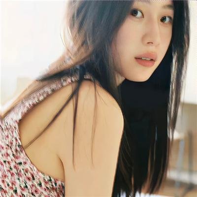 校影迷雾海报
