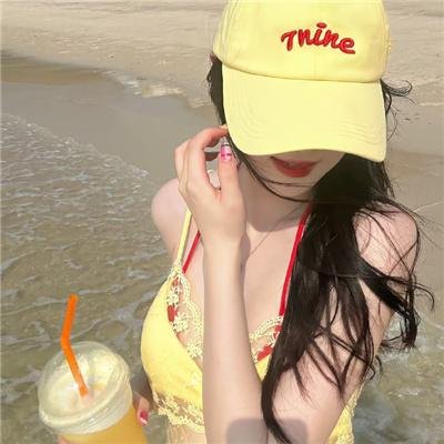 钢铁少女团海报